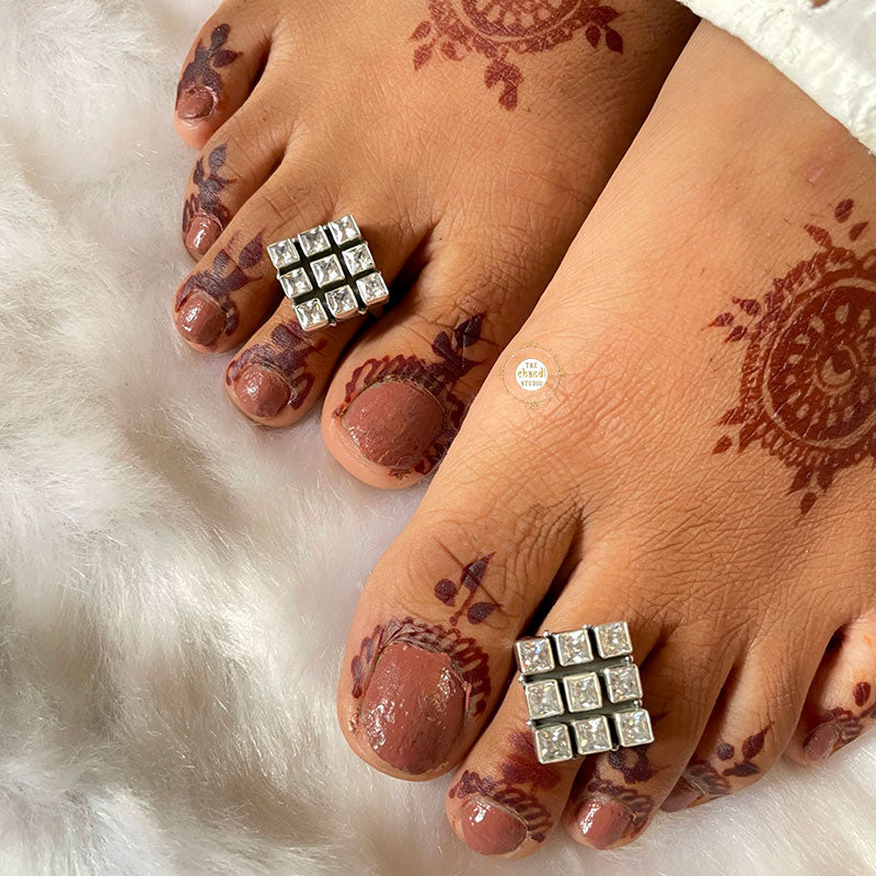silver toe rings