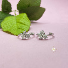 Sparkling Silver Flower Toe Ring