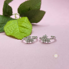 Sparkling Silver Flower Toe Ring
