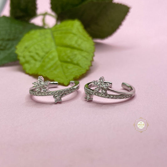 Sparkling Silver Floral Love Toe Ring