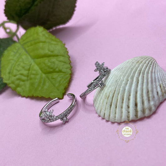 Sparkling Silver Floral Love Toe Ring