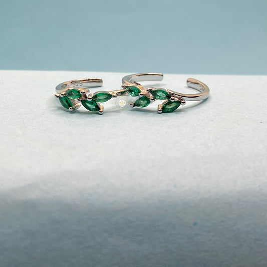 Sparkling Silver Shiny Stride Toe Ring