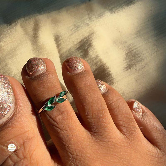 Sparkling Silver Shiny Stride Toe Ring