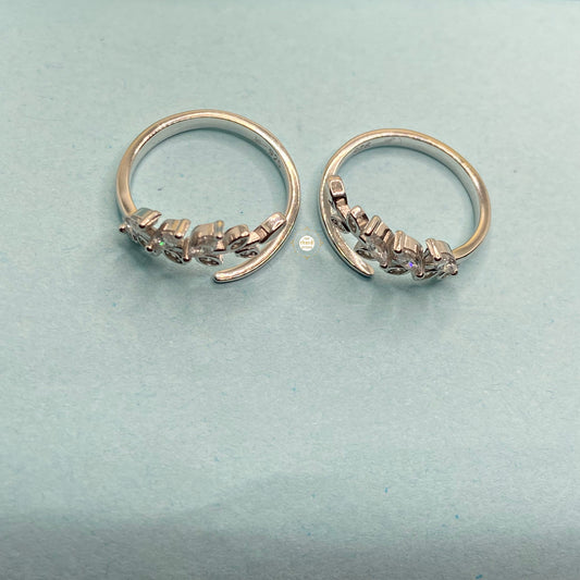 Sparkling Silver Shimmer Band Toe Ring