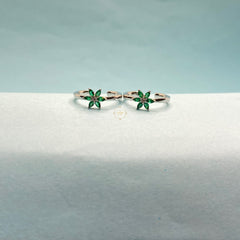 Sparkling Silver Flower Toe Ring