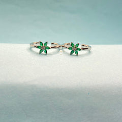 Sparkling Silver Flower Toe Ring