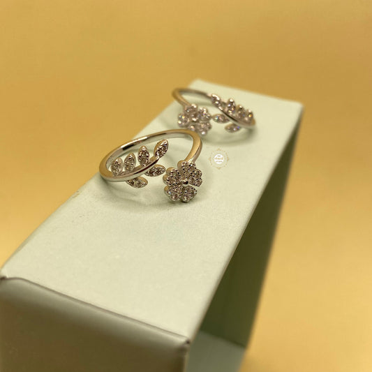 Sparkling Silver Twilight Toe Ring