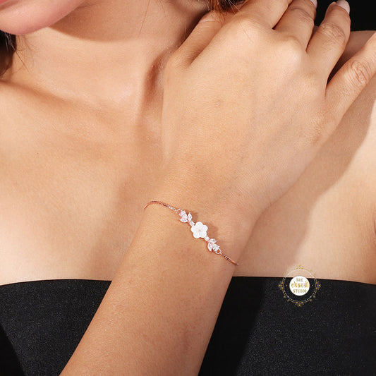 Sparkling Silver Blossom Lily Bracelet (Piece)