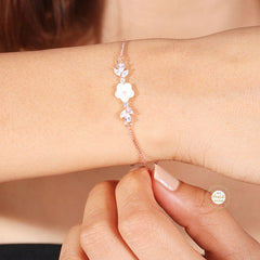 Sparkling Silver Blossom Lily Bracelet (Piece)