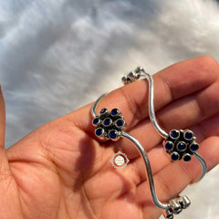 Curvy Delight Flower Bangle (Piece)