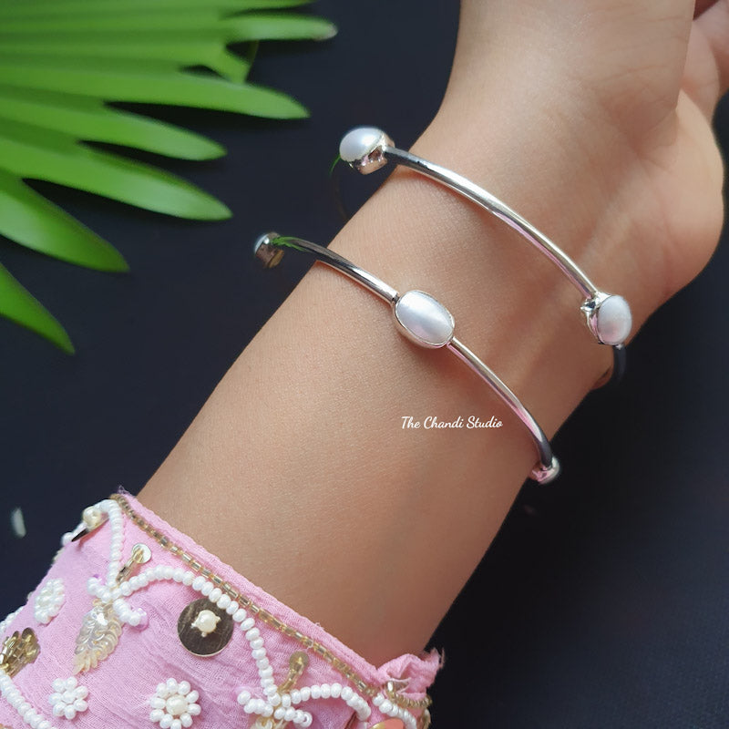 Buy Ruhaniyat Pearl Bangle Online