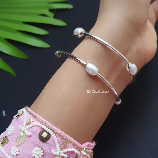 Buy Ruhaniyat Pearl Bangle Online