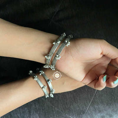 Ruhaniyat Hand Carved Pearl Bangle (Piece)