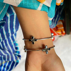 Floral Delight Stone Bangle (Piece)