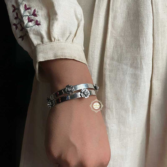 Exquisite Rose Bangle (Piece)