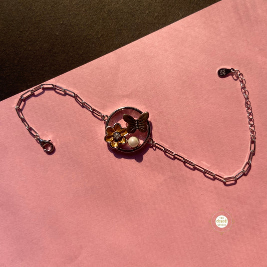 Sparkling Pearl Petal Harmony Silver Bracelet (Piece)