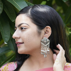 Utsav Lakshmi Pearl Earring