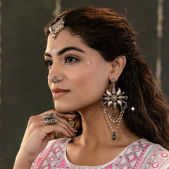 Quirky Pearl Earring