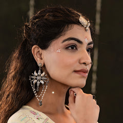 Quirky Pearl Earring