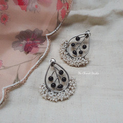 Dilkash Leaf Earring