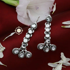 Versatile Kundan Lightweight Earring