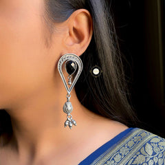 Noor Tilak Ghungroo Earring