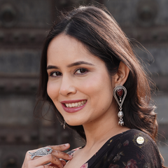 Noor Tilak Ghungroo Earring