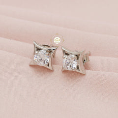 Sparkling Silver Classic Everyday Stud