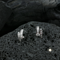 Sparkling Silver Classic Everyday Studs