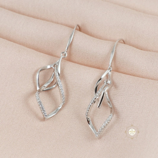 Sparkling Silver Delicate Dangles Earring