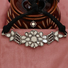 Ruhaniyat White Glass Choker Necklace