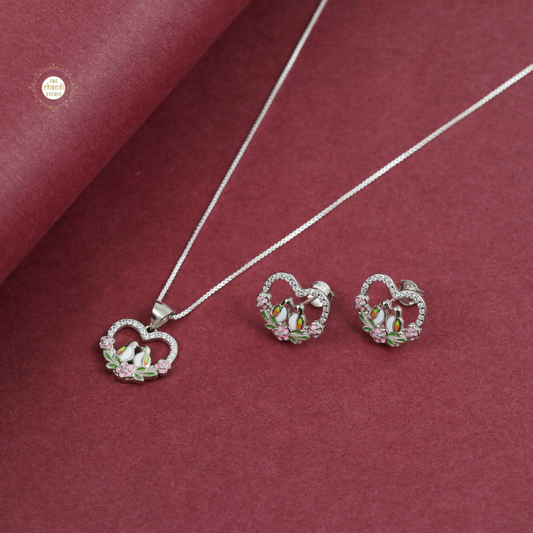 Sparkling Elegant Tota Necklace Set