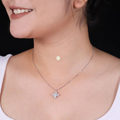 Sparkling Silver Daisy Necklace