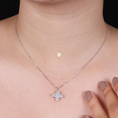 Sparkling Silver Daisy Necklace