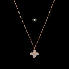 Sparkling Silver Daisy Necklace