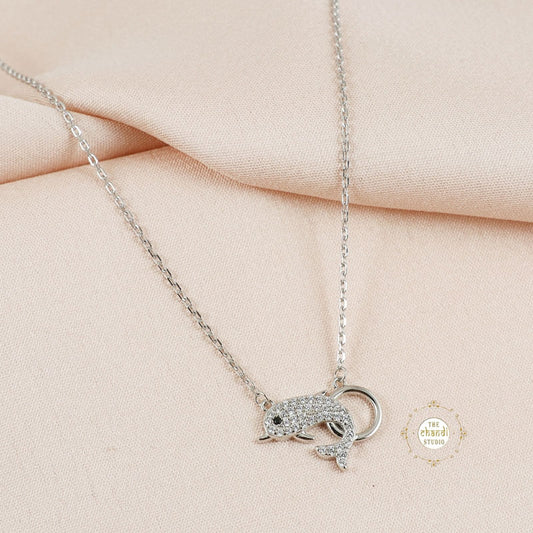 Sparkling Silver Gleaming Silver Fish Necklace