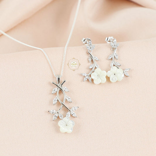 Sparkling Silver Ivory Bloom Necklace with Earring