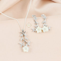 Sparkling Silver Ivory Bloom Necklace with Earring