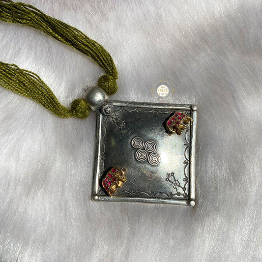 Elephant Glory  Thread Necklace