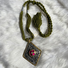 Heritage Shield Thread Necklace