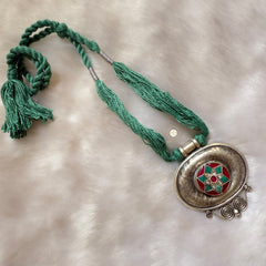 Floral Crest Thread Necklace