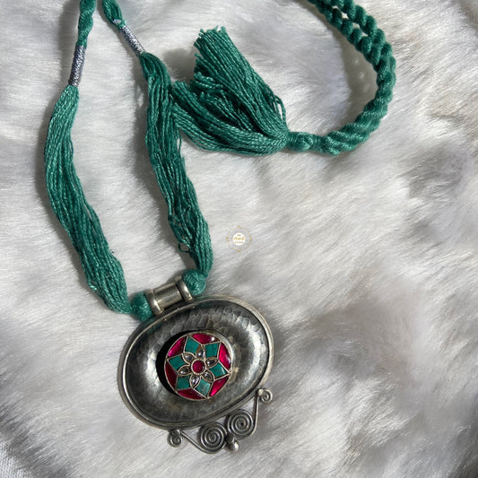 Floral Crest Thread Necklace