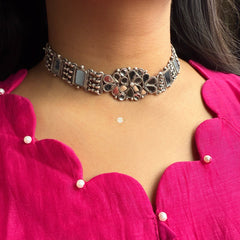 Stone Flower Glass Choker Necklace