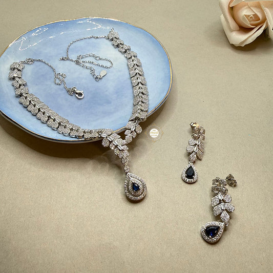 Sparkling Silver Regal Bloom Necklace Set