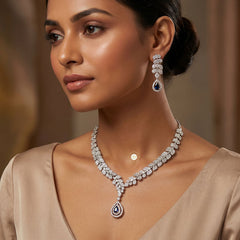 Sparkling Silver Regal Bloom Necklace Set