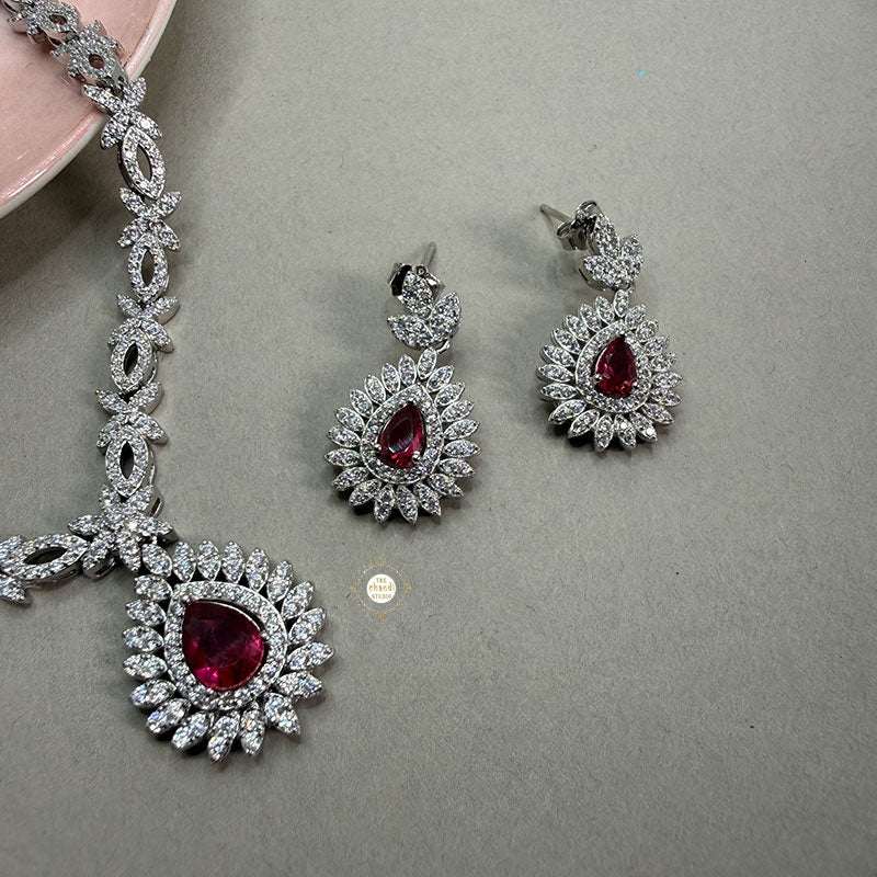 Sparkling Silver Rose Dew Necklace Set