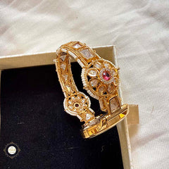 Kundan Delight Timeless Women Watch