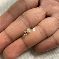 Sparkling Silver Flower Nose Pin (Wired)