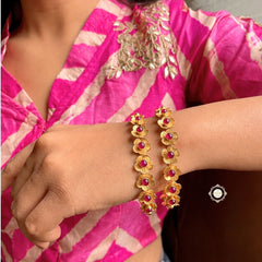 Sterling Silver Jasmine Pearl Bangle (Piece)