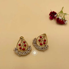 Dilkash Leaf Earring In Gold Tone